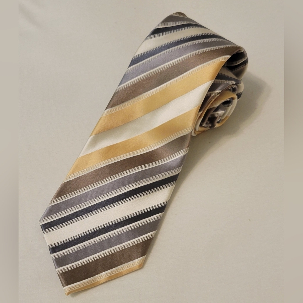 Kenneth Cole Men's 100% Silk Tie Striped Pattern Designer Reaction Tie